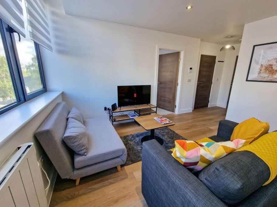 Free Parking: Old Trafford Apartment Manchester Extérieur photo