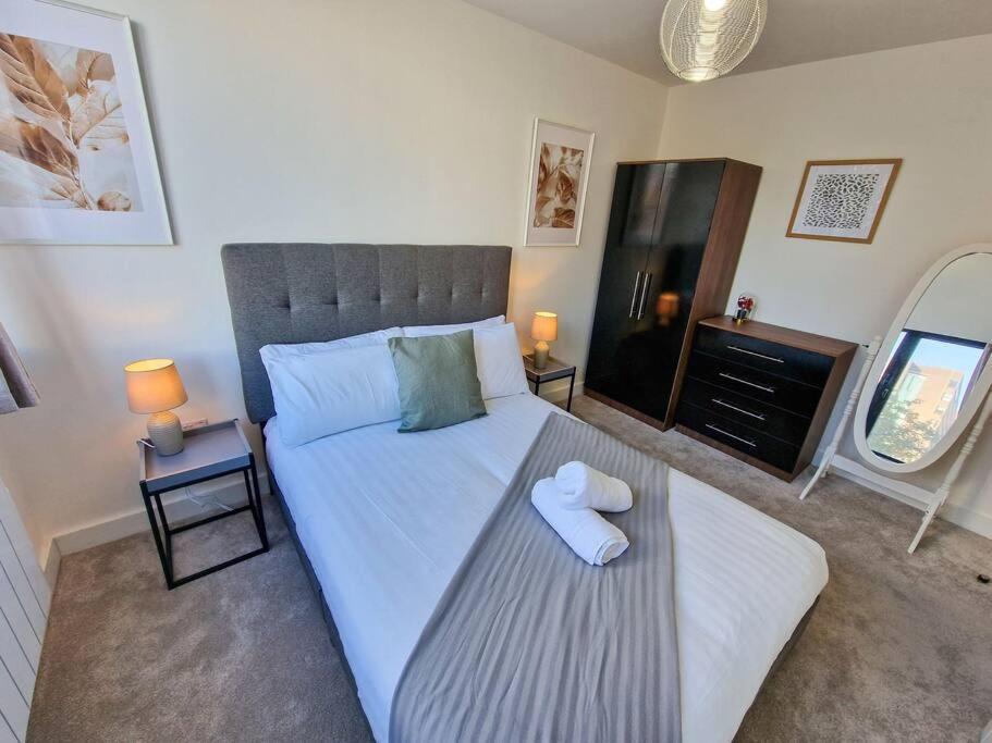 Free Parking: Old Trafford Apartment Manchester Extérieur photo