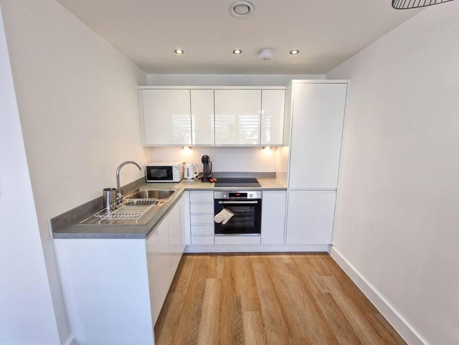 Free Parking: Old Trafford Apartment Manchester Extérieur photo