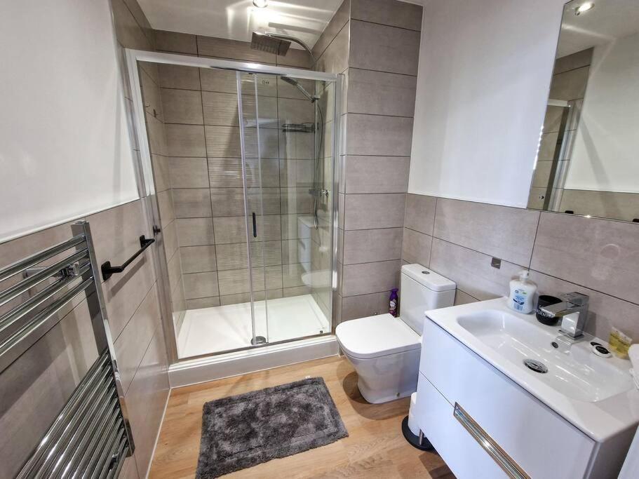 Free Parking: Old Trafford Apartment Manchester Extérieur photo